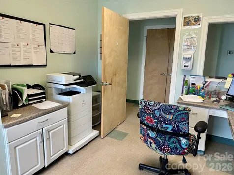 527 West Park Circle North Wilkesboro NC 28659