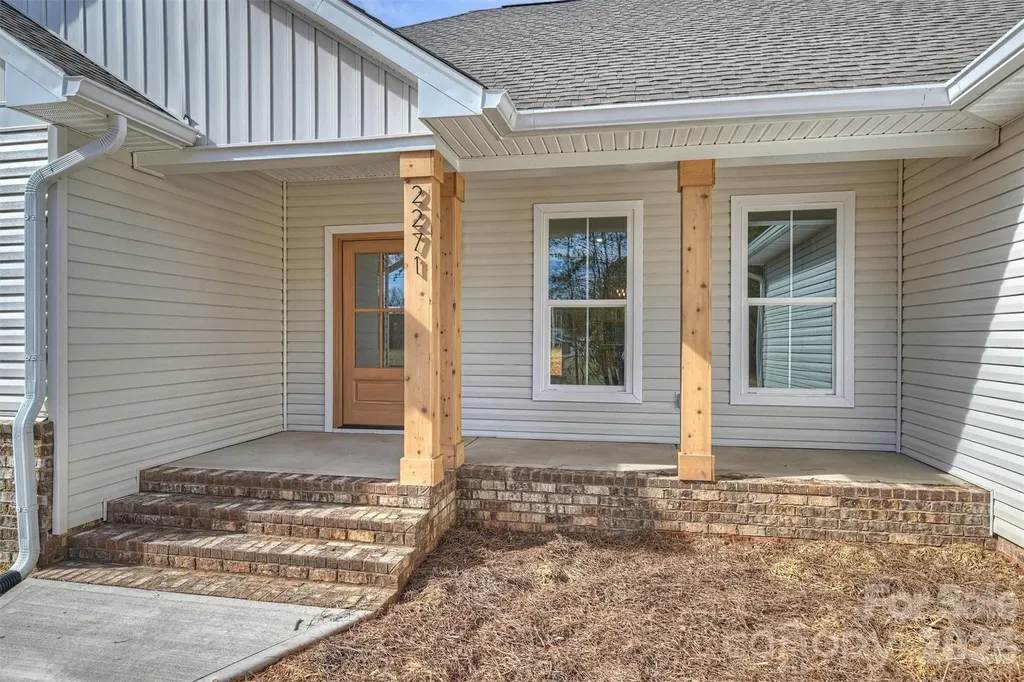2271 Lee Lawing Road Lincolnton NC 28092