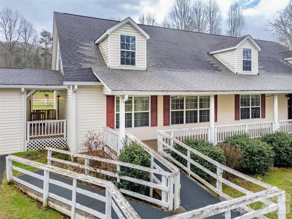 1564 Camp Creek Road Whittier NC 28789