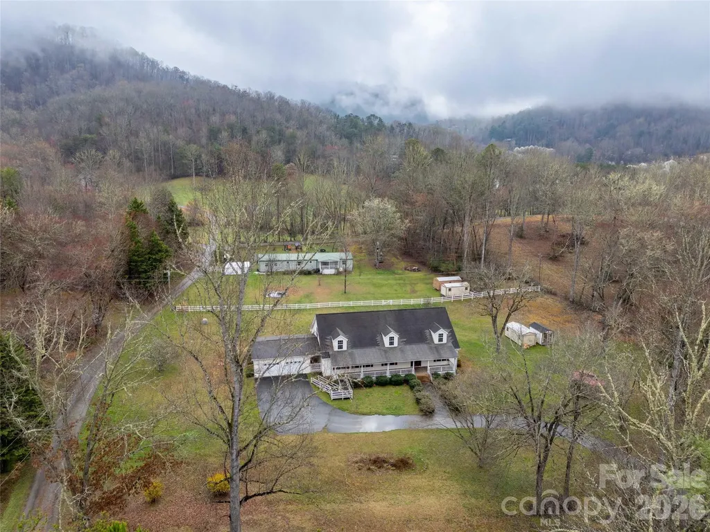 1564 Camp Creek Road Whittier NC 28789