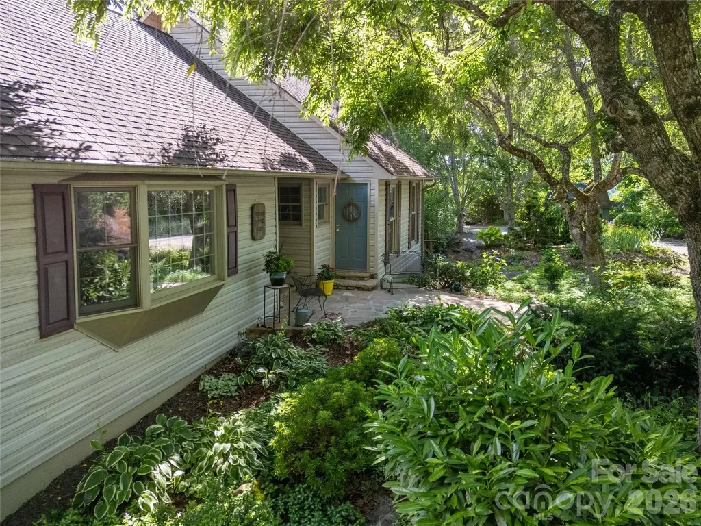 149 Windy Hill Circle Tuckasegee NC 28783