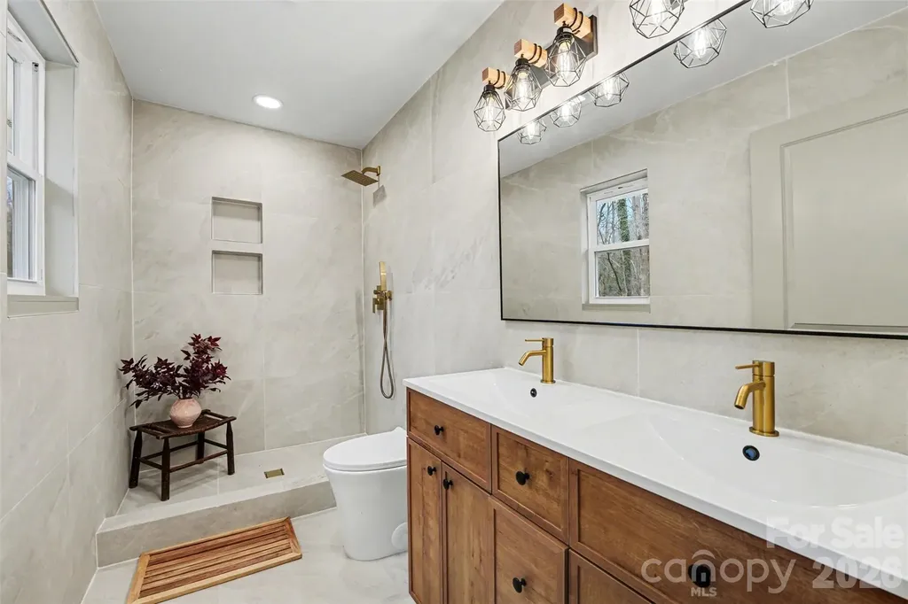 32 Bowen Drive Belmont NC 28012