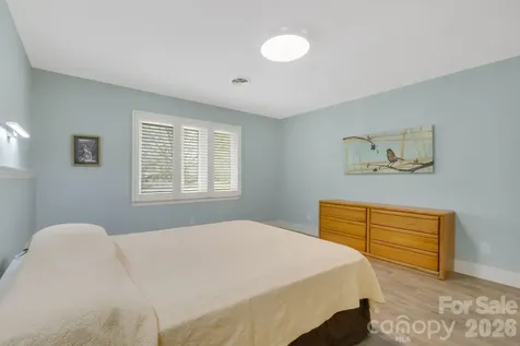 403 Crowfields Drive Asheville NC 28803