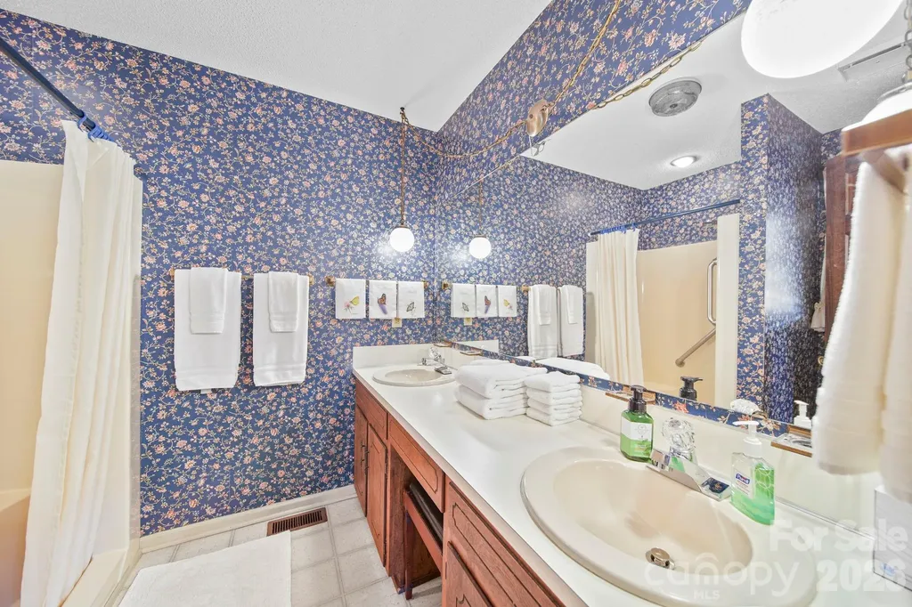 219 Williamsburg Lane Wadesboro NC 28170