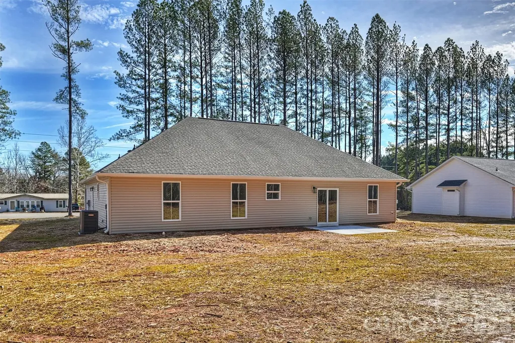 2307 Lee Lawing Road Lincolnton NC 28092