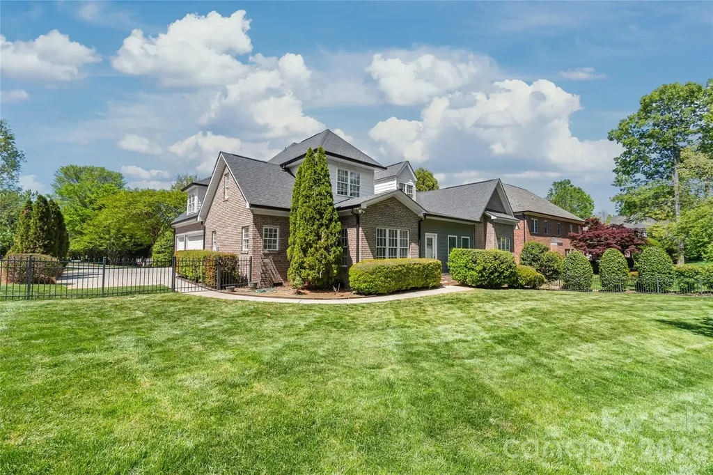 4139 French Fields Lane Harrisburg NC 28075