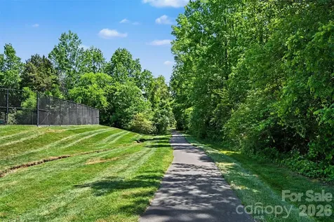 4624 Woodgreen Avenue Kannapolis NC 28081