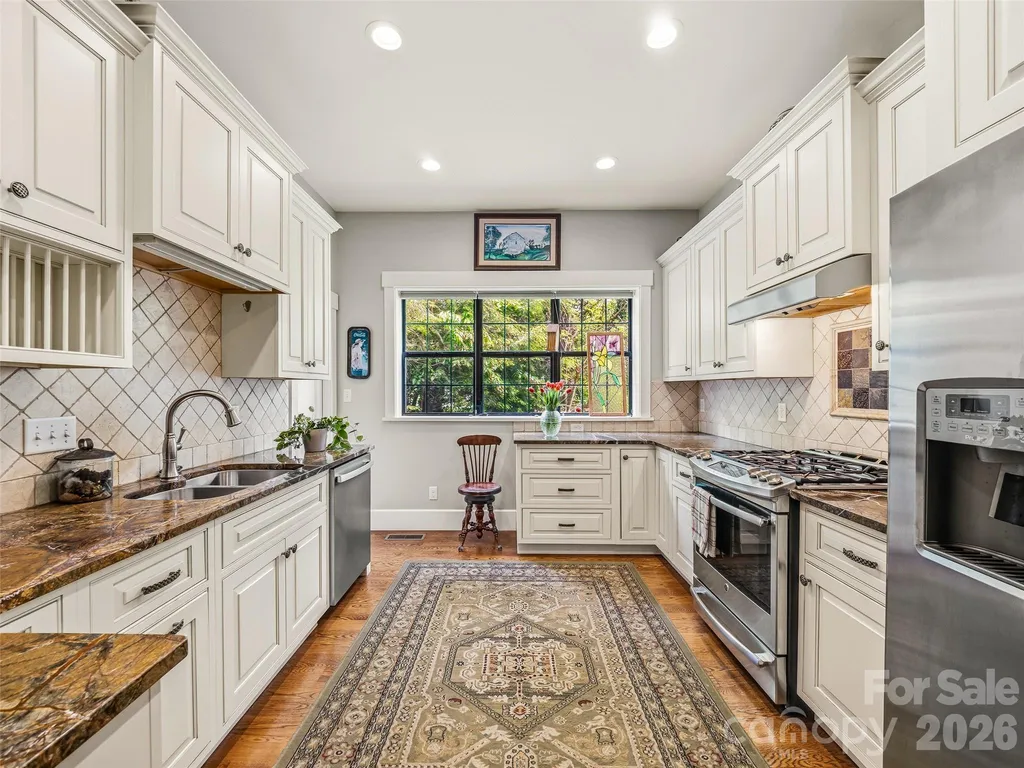 24 Kimberly Avenue Asheville NC 28804