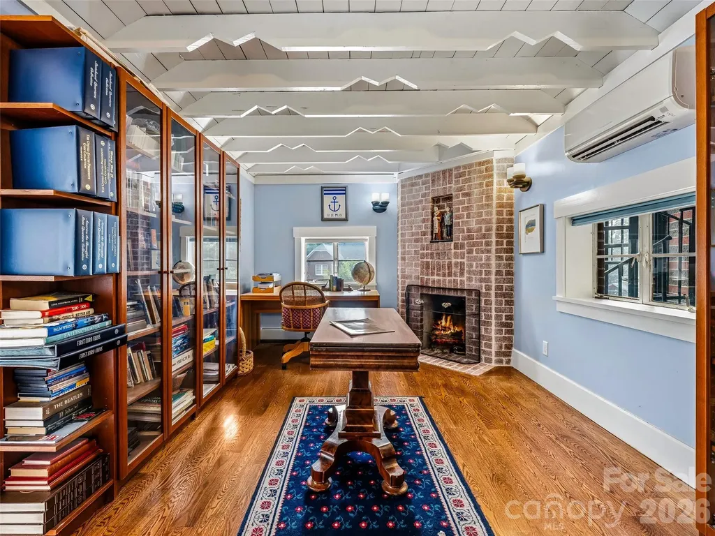 24 Kimberly Avenue Asheville NC 28804