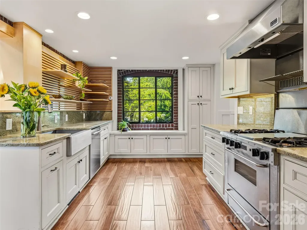 24 Kimberly Avenue Asheville NC 28804