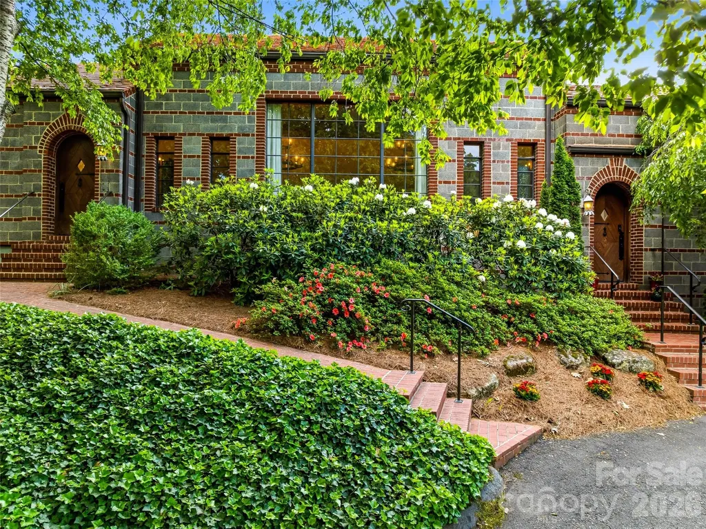 24 Kimberly Avenue Asheville NC 28804