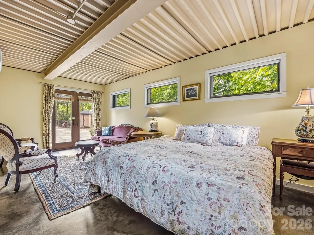 24 Kimberly Avenue Asheville NC 28804