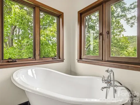 24 Kimberly Avenue Asheville NC 28804