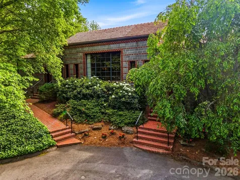24 Kimberly Avenue Asheville NC 28804