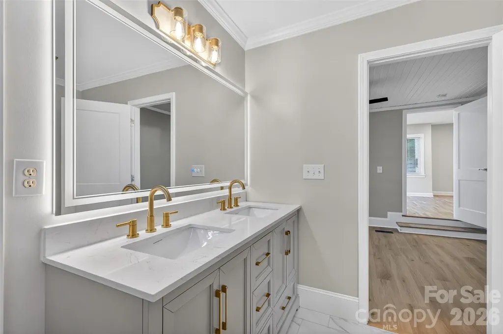 1816 Anderson Street Charlotte NC 28205