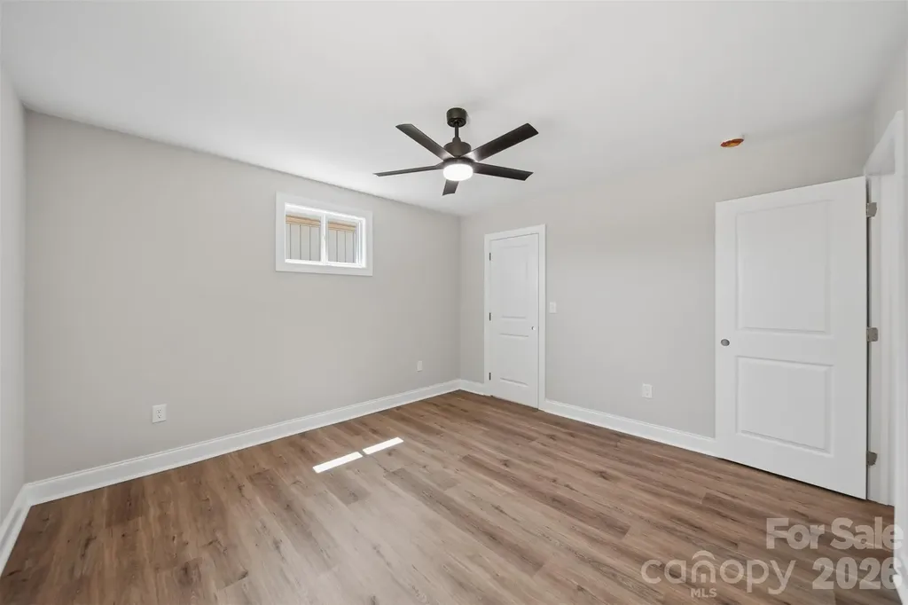 1294 18th Street NE Hickory NC 28601