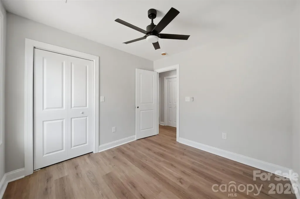 1294 18th Street NE Hickory NC 28601