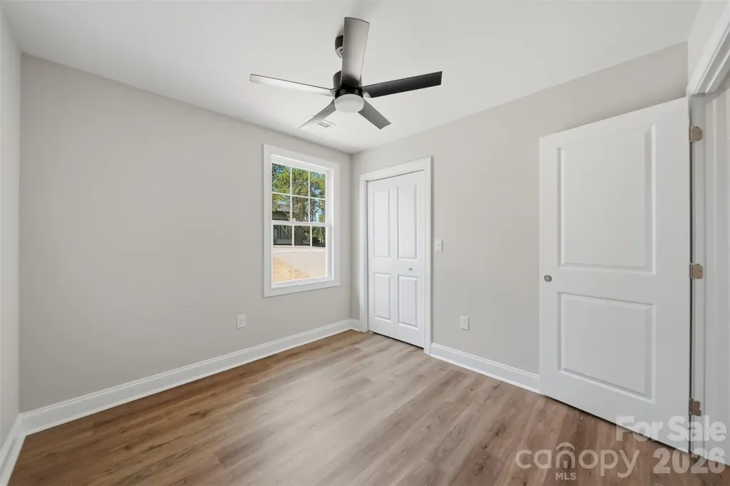 1294 18th Street NE Hickory NC 28601