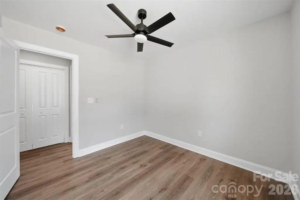 1294 18th Street NE Hickory NC 28601