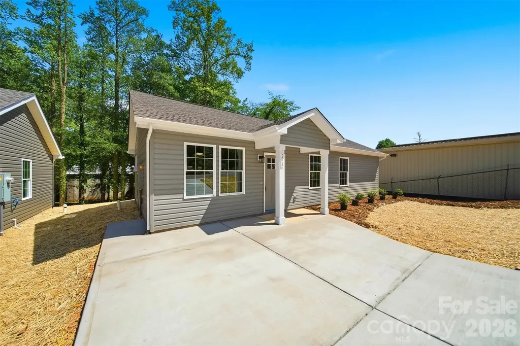 1294 18th Street NE Hickory NC 28601