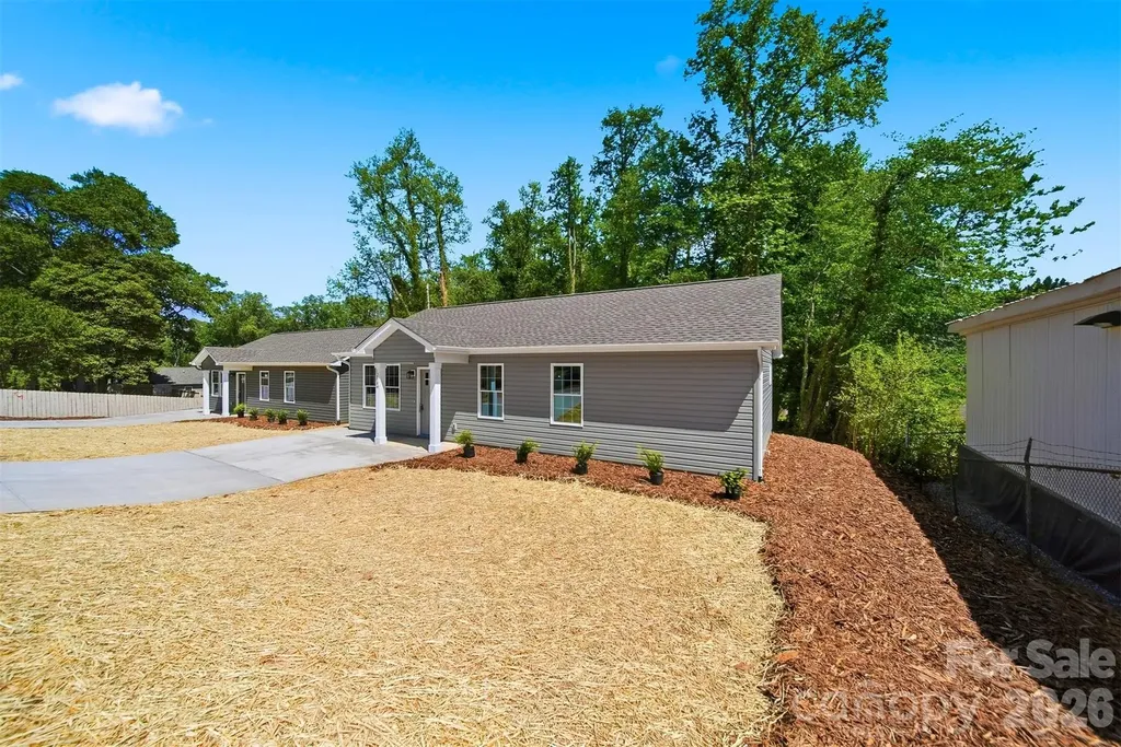 1294 18th Street NE Hickory NC 28601