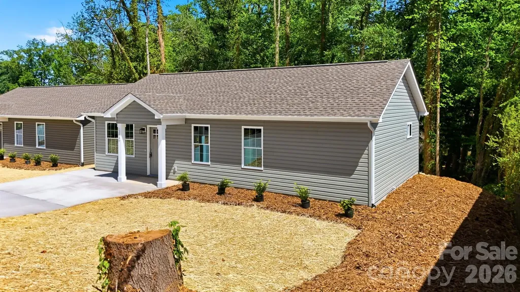 1294 18th Street NE Hickory NC 28601