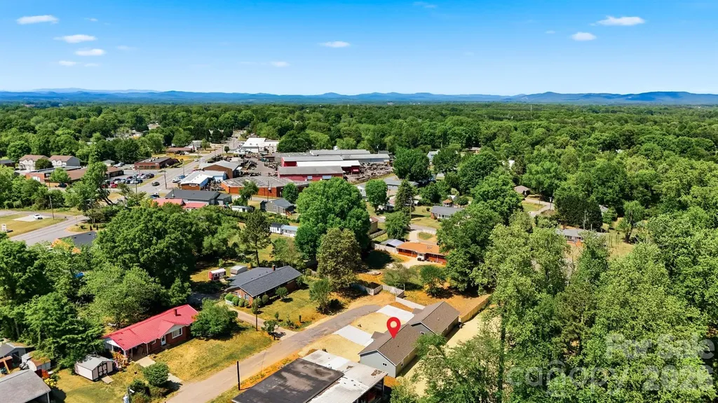 1294 18th Street NE Hickory NC 28601