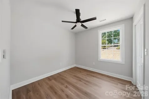 1294 18th Street NE Hickory NC 28601