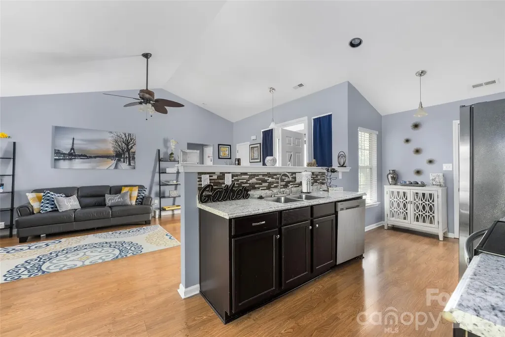 9713 Veronica Drive Charlotte NC 28215