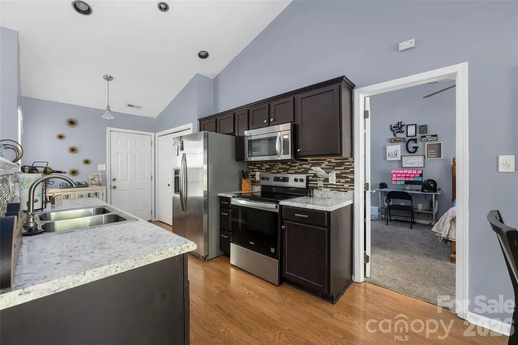 9713 Veronica Drive Charlotte NC 28215