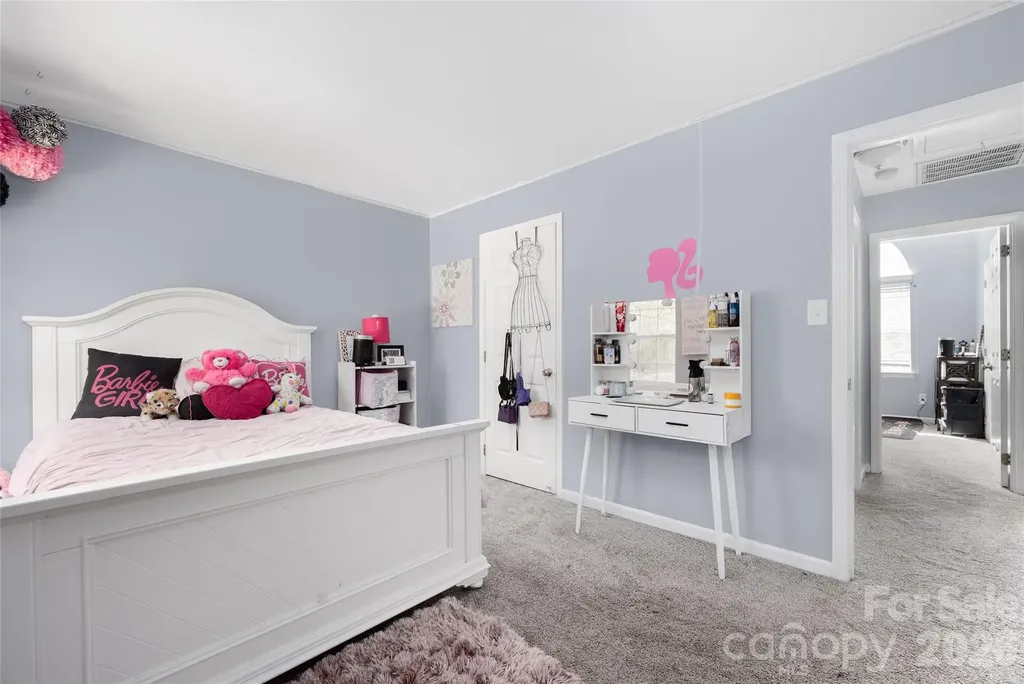9713 Veronica Drive Charlotte NC 28215