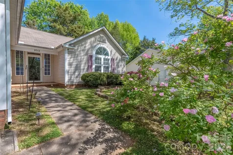 9713 Veronica Drive Charlotte NC 28215