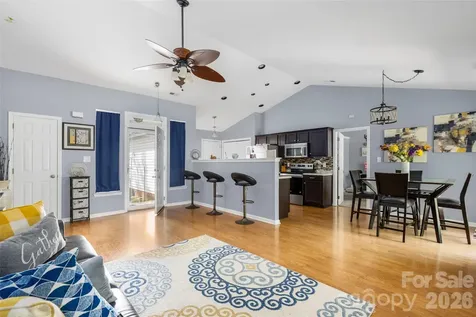 9713 Veronica Drive Charlotte NC 28215