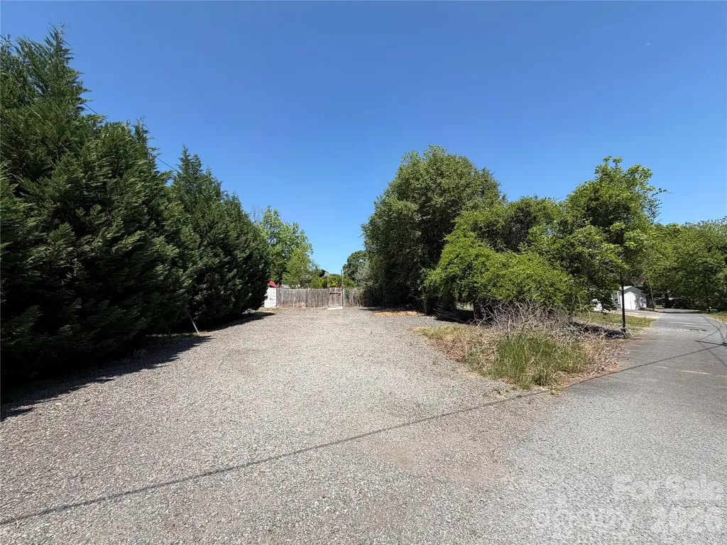85 Falls Road Badin NC 28009