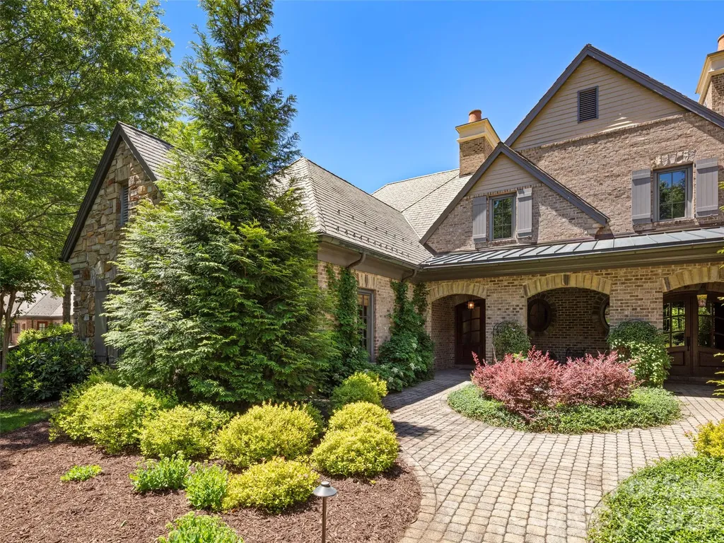 14 Golfside Court Arden NC 28704