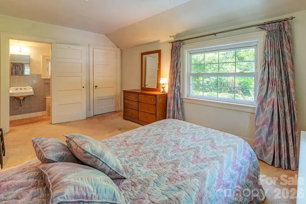 88 Bear Creek Road Asheville NC 28806