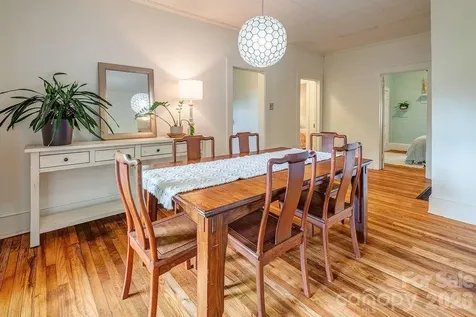 33 Green Oak Road Asheville NC 28804