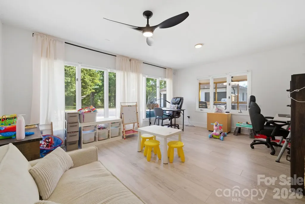 5009 Hemby Road Matthews NC 28104