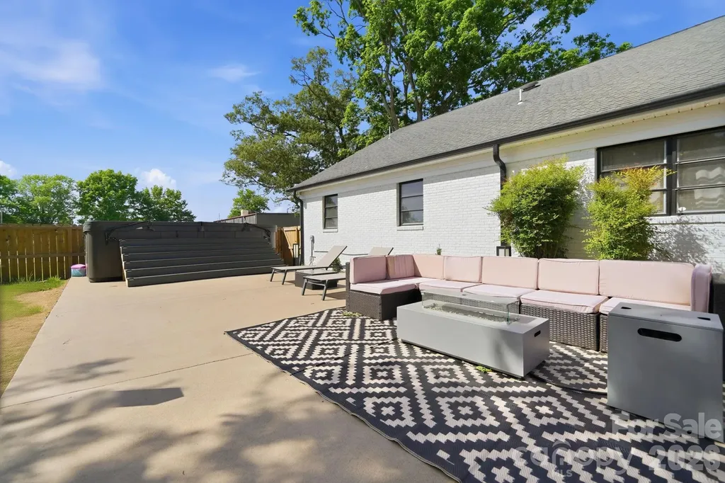 5009 Hemby Road Matthews NC 28104