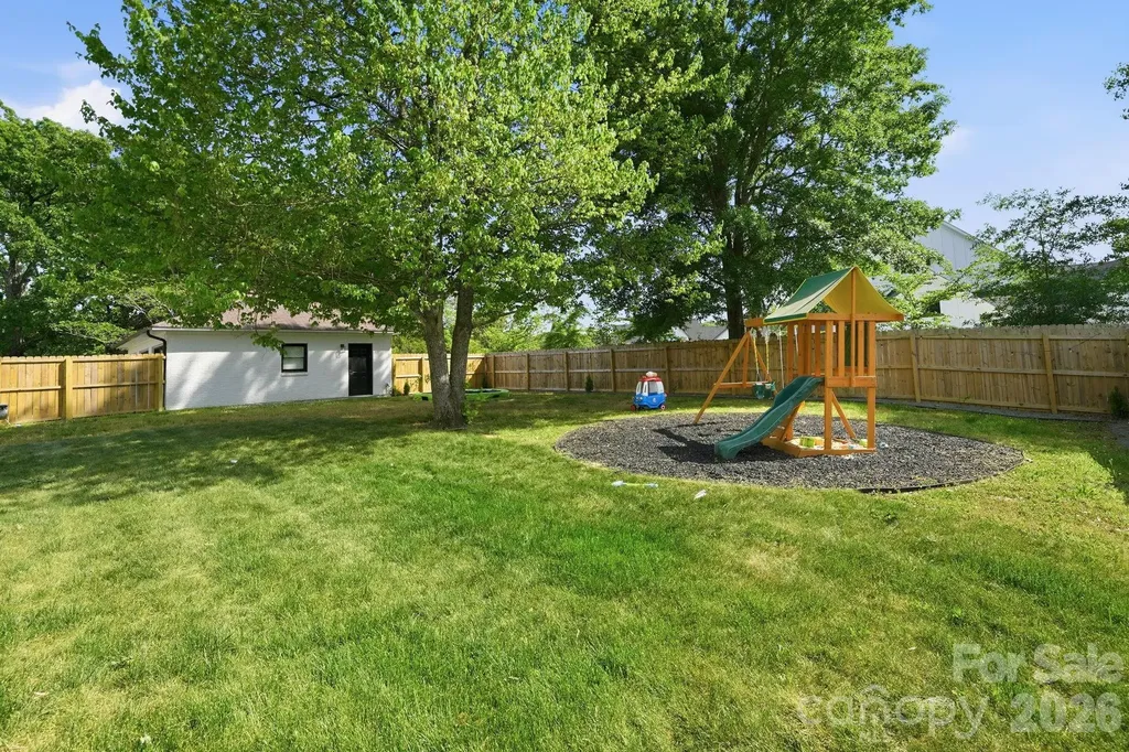 5009 Hemby Road Matthews NC 28104