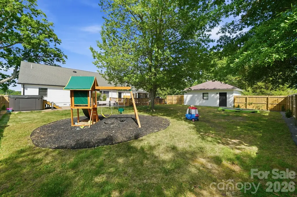 5009 Hemby Road Matthews NC 28104