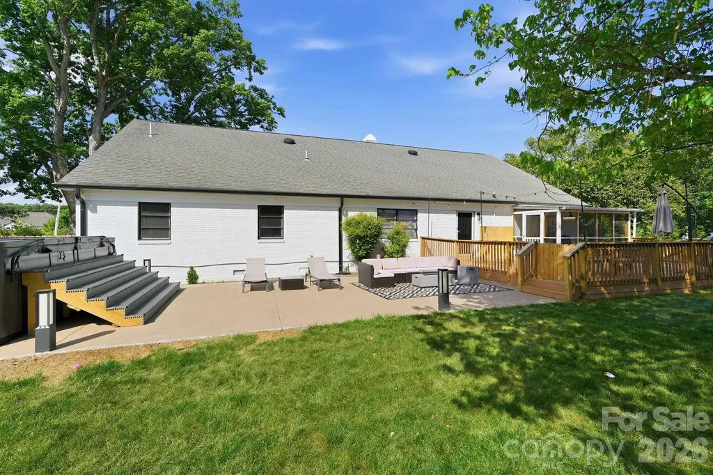 5009 Hemby Road Matthews NC 28104