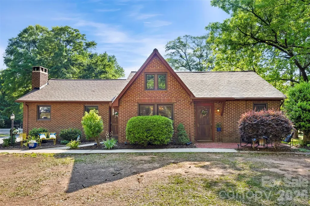 1206 South Point Road Belmont NC 28012
