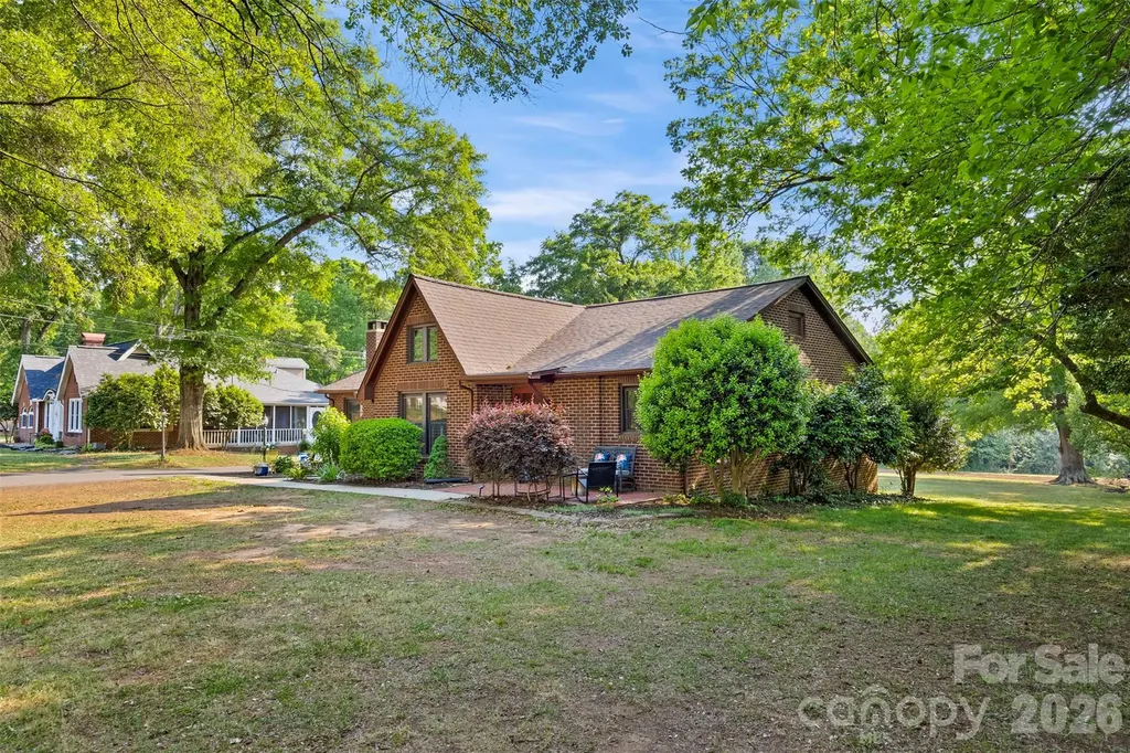 1206 South Point Road Belmont NC 28012