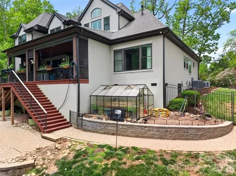 671 Mills River Way Horse Shoe NC 28742
