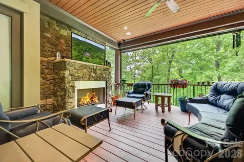 671 Mills River Way Horse Shoe NC 28742