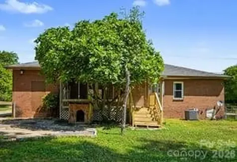 7040 Idlewild Road Charlotte NC 28212