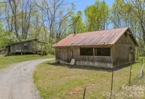 143 Gouge Cemetery Road Bakersville NC 28705