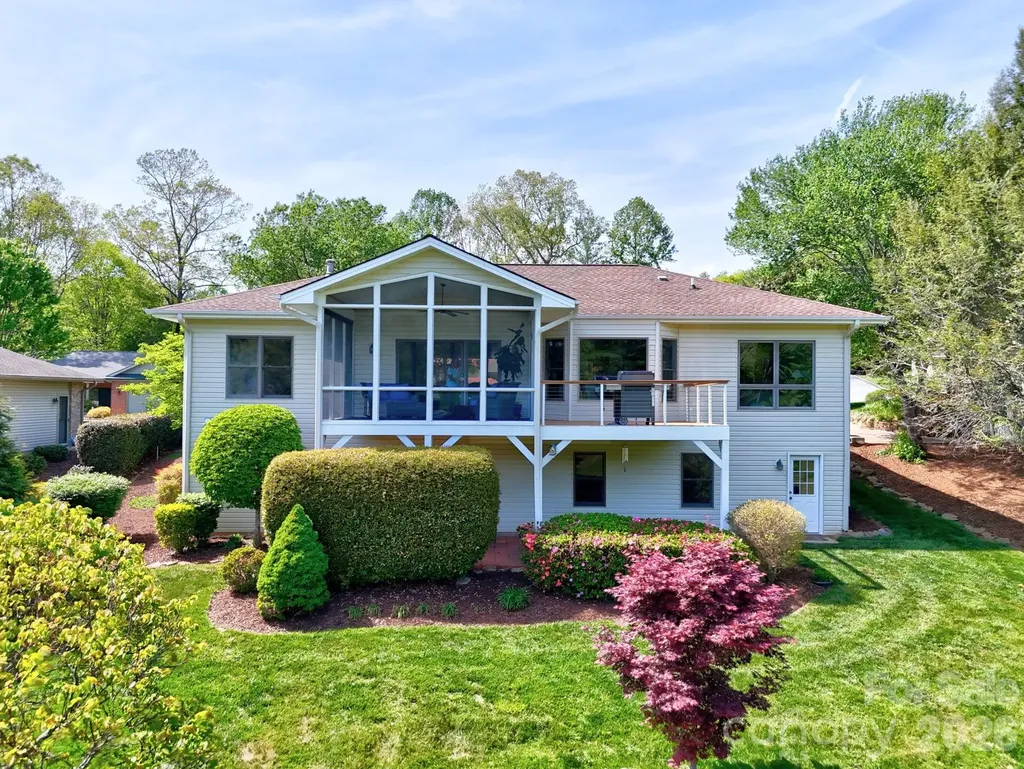 108 Fairway Knoll Drive Hendersonville NC 28739