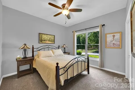 108 Fairway Knoll Drive Hendersonville NC 28739